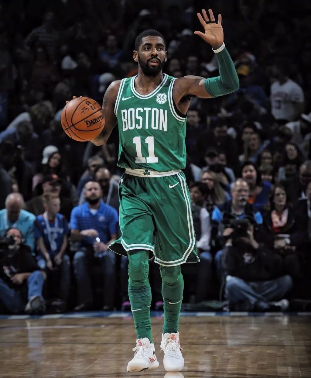 球与后方追 球与后方追